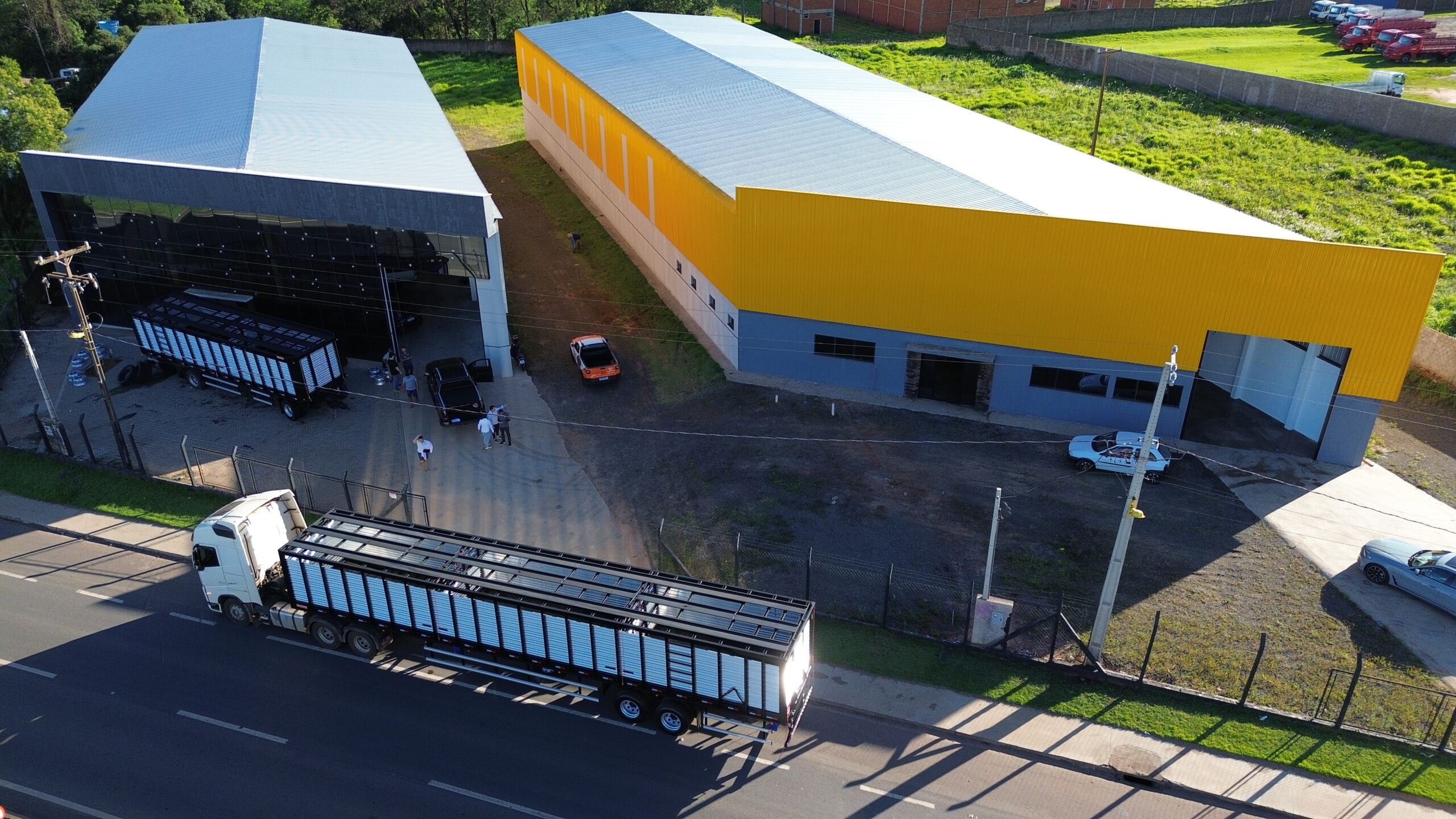 Semirreboque - Imagem aérea boiadeiro 1 piso Via Pesada para transporte de bovinos